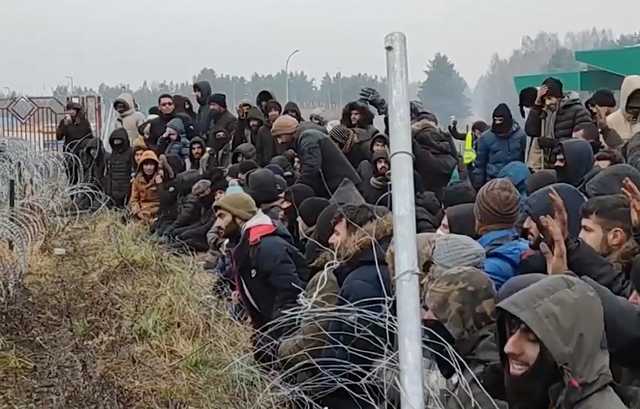 Мигранты с лазерами начали штурмовать границу с Польшей