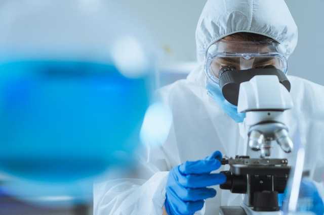 В ВОЗ объяснили, почему назвали новый штамм COVID-19 "омикрон"