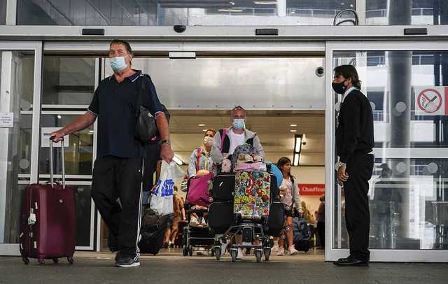 Великобритания изменила правила въезда для украинцев из-за Омикрона