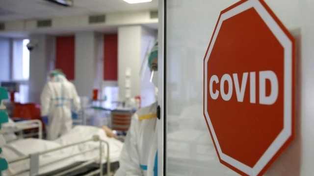 ВОЗ обратилась к странам из-за появления нового штамма Омикрон