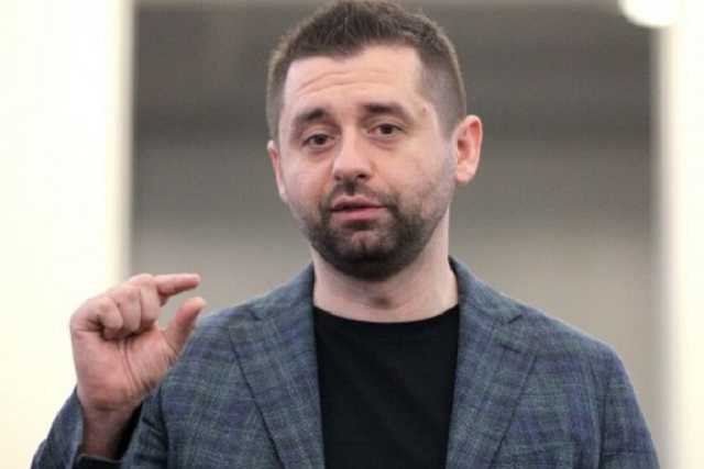 Как Арахамия заработает $389 млн на поставке электроэнергии из Белоруссии