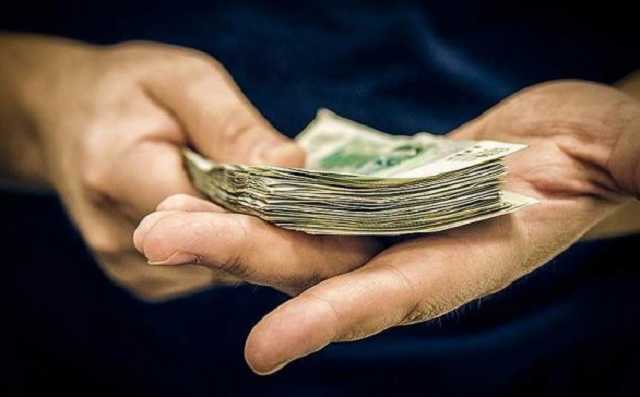 В Черкассах предприниматель избежал наказания за влияние на главу Госгеокадастра