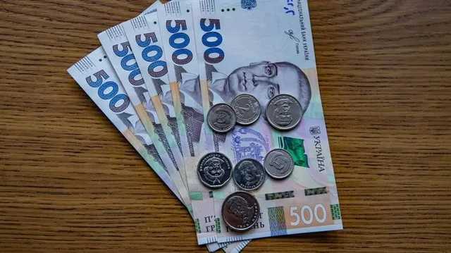 До конца 2021 года "Вовину тысячу" получат восемь миллионов украинцев - Шмыгаль