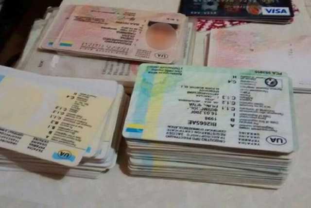 В Украине мошенники подделывали водительские права и техпаспорта