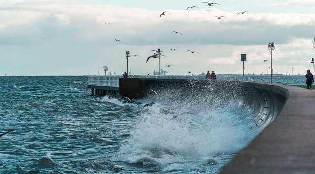 Поляки в море задержали российский корабль с пьяным экипажем