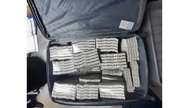 Гражданин Кувейта пытался вывезти из Киева в Турцию целый чемодан "наркотических" таблеток