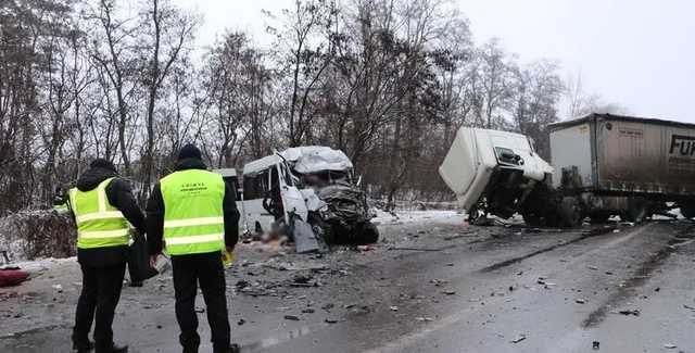 В прокуратуре назвали вероятные причины смертельного ДТП с маршруткой под Черниговом