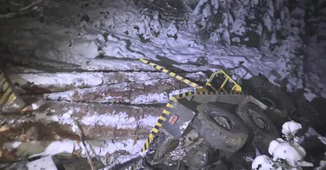 В Черновицкой области перевернулся грузовик, погиб 30-летний мужчина