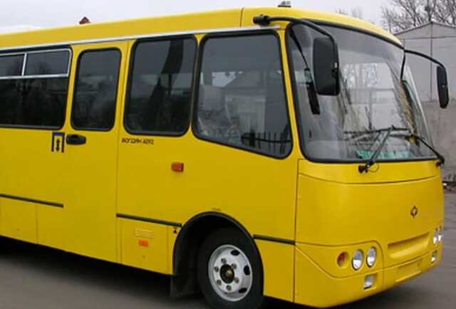 В Киеве водитель маршрутки во время поездки играл на мобильном