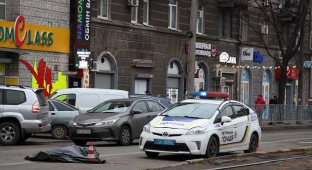 В Днепре маршрутка насмерть сбила женщину