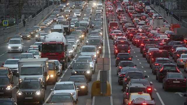 Киев перед выходными сковали пробки: на каких улицах затруднено движение