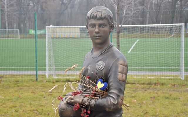 В Краматорске установили памятник убитому оккупантами 16-летнему Степану Чубенко