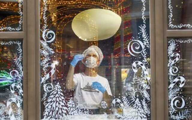 В "красной" зоне находятся 10 областей, Закарпатье стало "оранжевым"