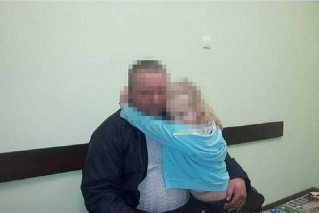 “Не влізла до салону”: на Черкащині батько залишив 7-річну дитину на автодорозі