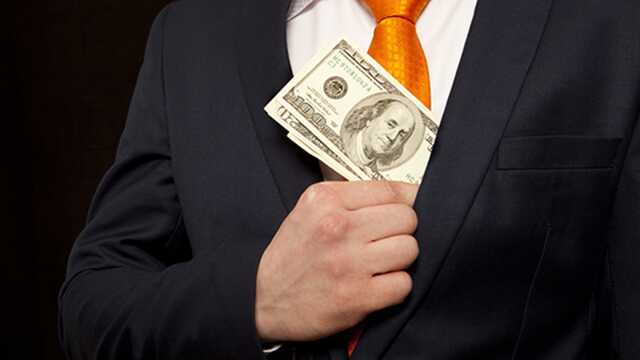 Экс-главе херсонского села вручили четвертое подозрение в коррупции