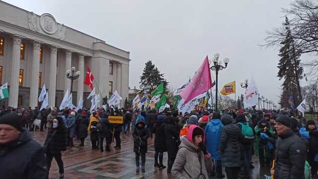 "Не слышишь ФОПов - теряешь рейтинг": предприниматели пикетировали Раду с требованием сохранения "упрощенки"