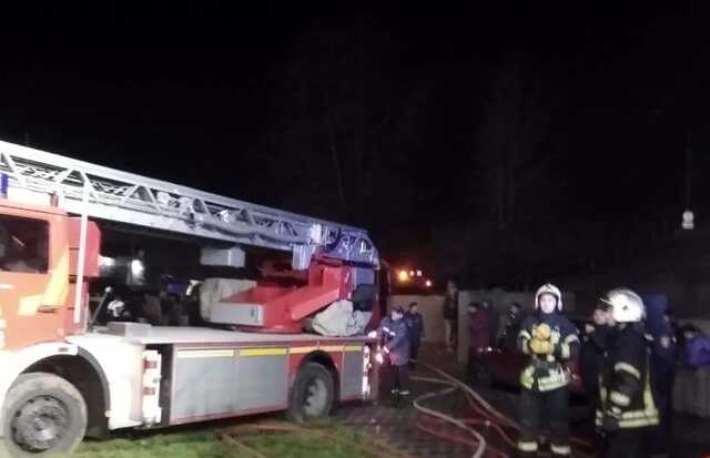 В Киеве возник пожар в многоэтажке: эвакуировали 13 человек