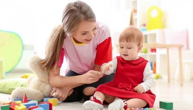 Кабмин решил свернуть программу "муниципальных нянь"