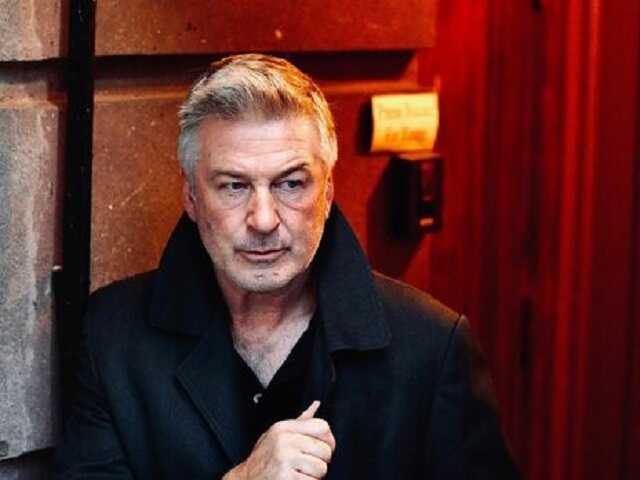 Алек Болдуин на съемках "Ржавчины" просил выдать ему "пистолет побольше" – полиция