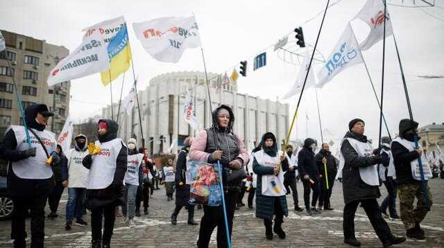 Протесты ФОПов под Радой: есть пострадавшая, двух участников забрали в полицию