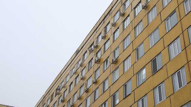 В Днепре мужчина выпрыгнул с 7-го этажа больницы