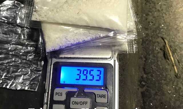 В Киеве задержали мужчину, который делал закладки наркотиков в 3 часа ночи