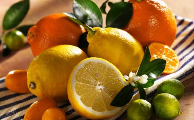 "Кому апельсинчики, кому витаминчики?!": журналист «слил» новогоднюю преступную схему контрабандистов