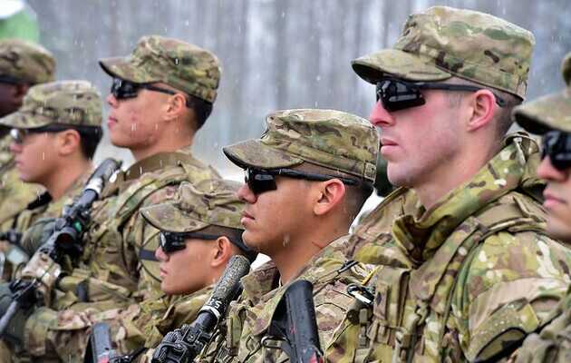 Командувач НАТО в Європі пропонує відправити війська до Болгарії і Румунії – Spiegel