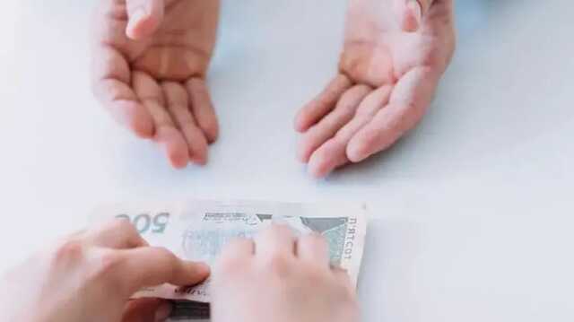 Люди покупают пиво и игрушки: НБУ приказал банкам строго проверять расходование "вовиной тысячи"