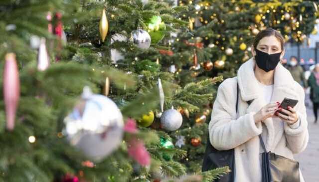 Украинские ученые прогнозируют новый всплеск заболеваемости коронавирусом во время новогодних праздников