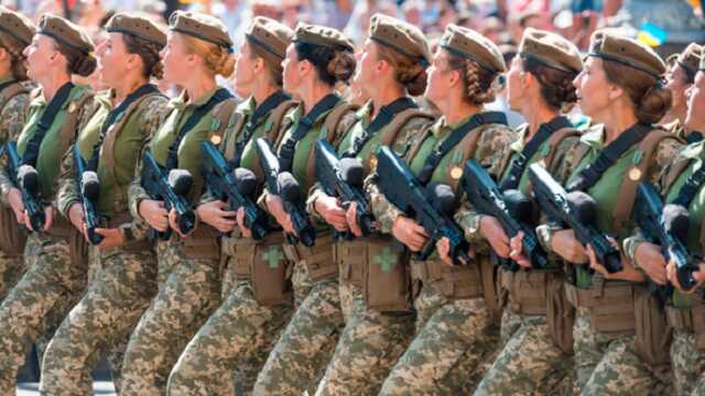 По примеру Израиля: почему в Украине женщин решили поставить на воинский учет
