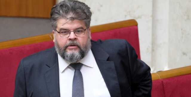 Яременко призвал женщин становиться на военный учет