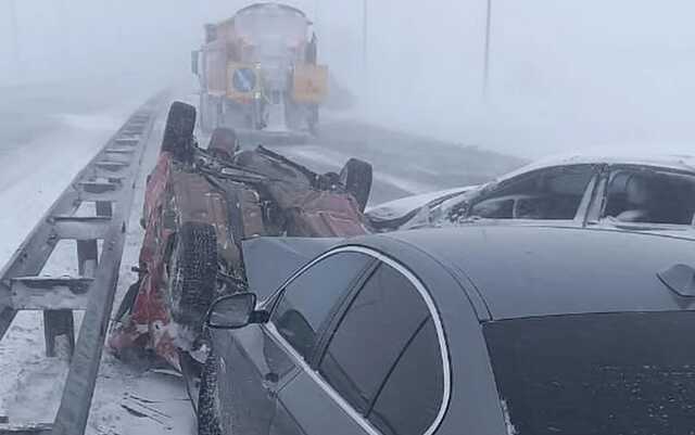 В России на трассе столкнулись более 30 авто