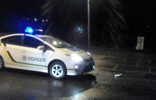 Под Киевом патрульные устроили погоню за грузовиком: водитель-подросток пытался спрятаться в лесу