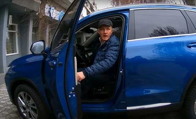 Я охранял президента - в Мелитополе автохам угрожал активистам