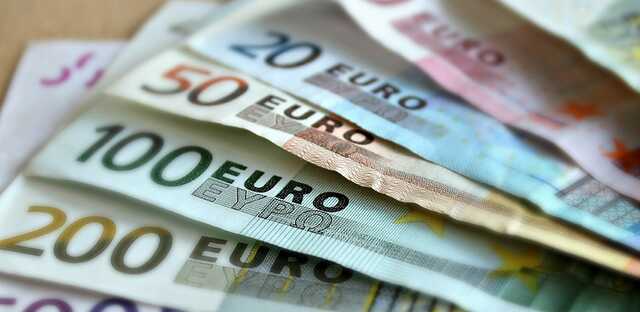 В Италии запретили платить наличкой за покупки дороже 1000 евро