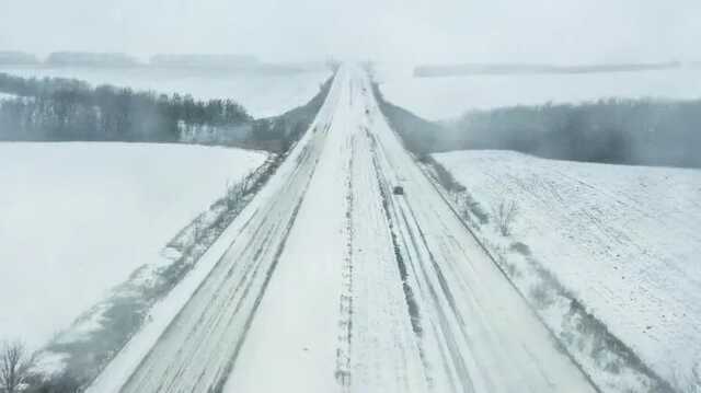 Из-за непогоды в Запорожской и Николаевской областях для грузовиков закрыли трассы