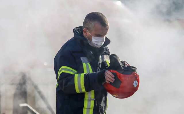 В Киеве во время пожара в многоэтажном доме погиб мужчина