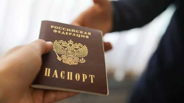 Путин намерен упростить получение российских паспортов для рожденных в СССР