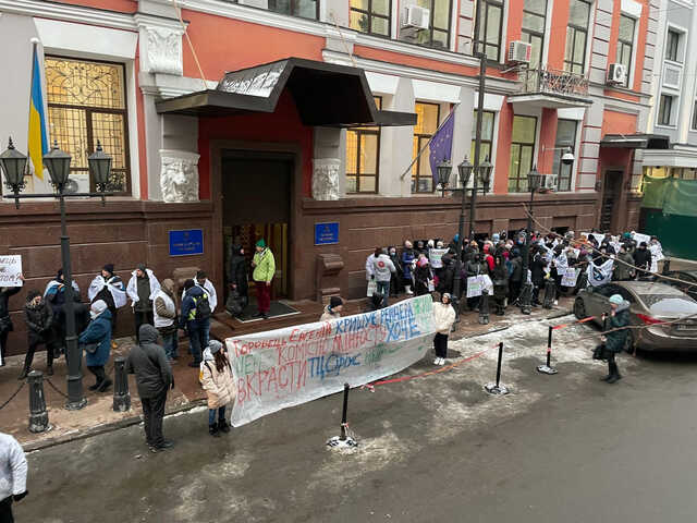 Мін’юст начхав на Верховний Суд? У Києві – масштабний протест через рейдерство ТЦ «Сіріус»