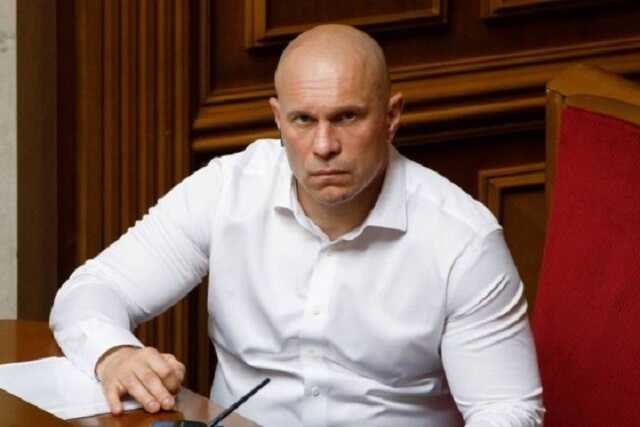 "Уволили из-за красоты": Кива предложил работу помощнице бывшего замминистра Гарбарука