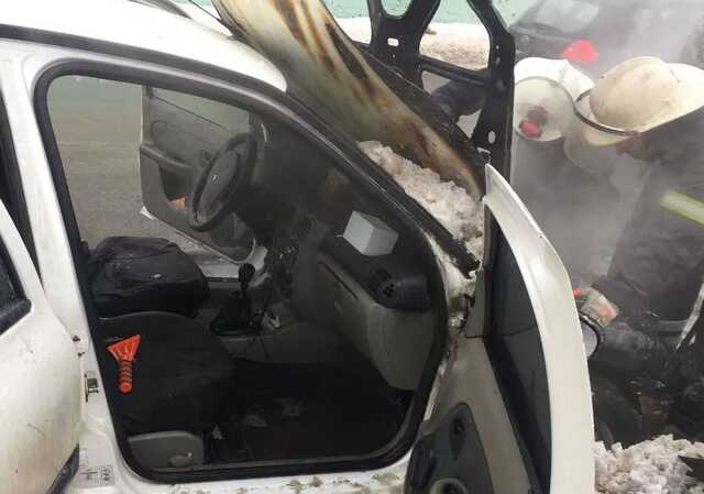 В Харькове посреди улицы взорвалось авто