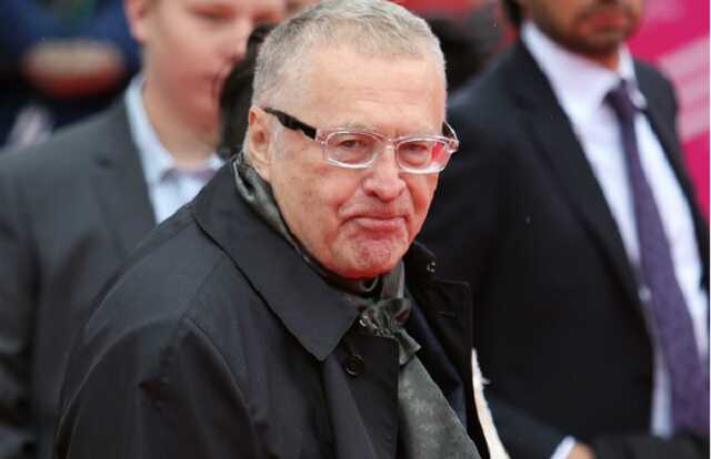 Жириновский предсказал девочке, которая попросила у него игрушку, задержание после одиночного пикета