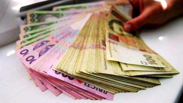 Кабмин передумал в 2022-м повышать минимальную зарплату учителям до 3,5 прожиточных минимумов