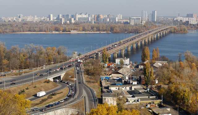 В Киеве планируют построить два новых моста через Днепр