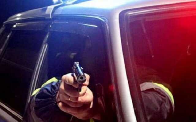 В Одессе полиция открыла стрельбу по колесам нарушителя, есть пострадавшие