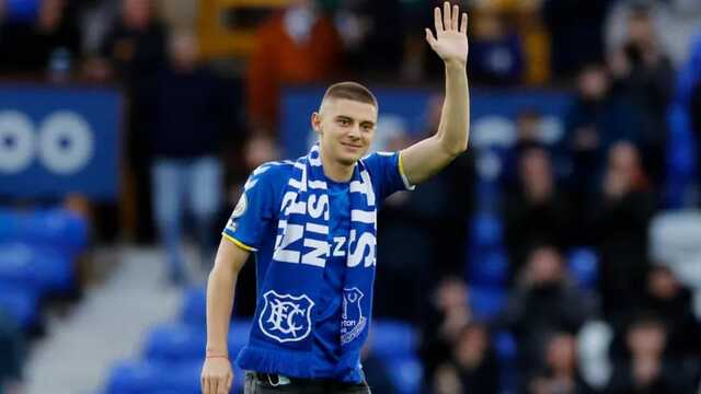 Эвертон презентовал Миколенко домашним трибунам: украинца встретили аплодисментами