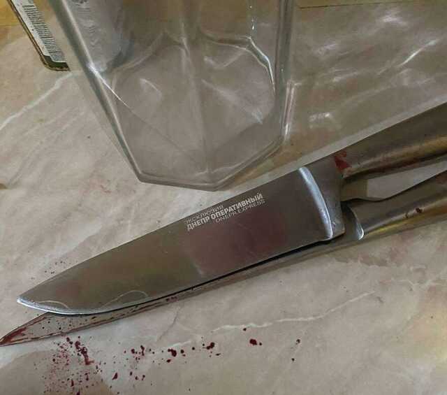 В Днепре мужчина метал ножи в любовницу, а на утро его нашли мертвым