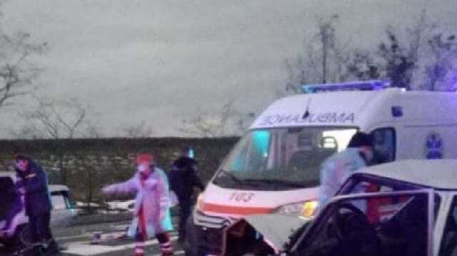 В Черкасской области столкнулись два автомобиля: погиб мужчина, много пострадавших