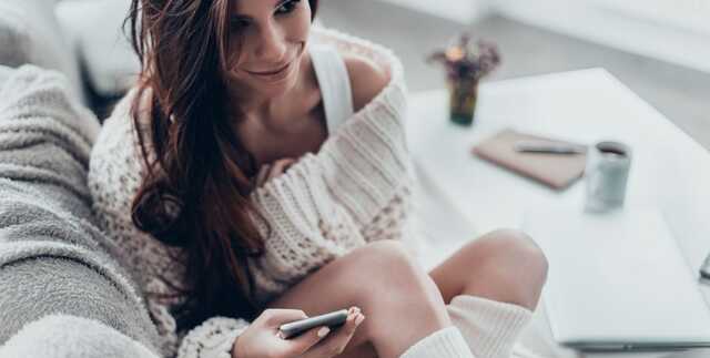 Поліція Києва «закупилася» у блогерки, яка розміщувала інтимні фото в інтернеті